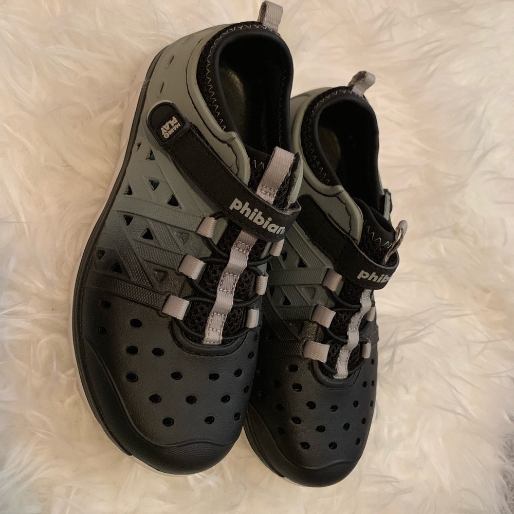 Boys stride rite phibians. Brand New.